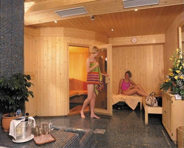 Hotel Moritz Добб'яко Екстер'єр фото